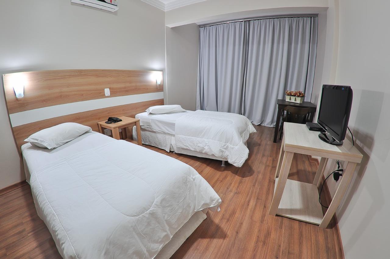 Turis Hotel パソ・フンド エクステリア 写真